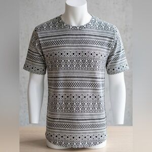 Kayden K Black&White Aztec Knit T-Shirt Men’s Size Medium